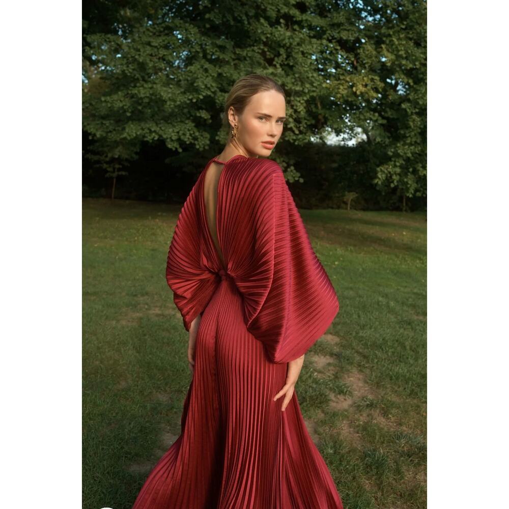 L'IDÉE Versailles Gown in Red Size 8